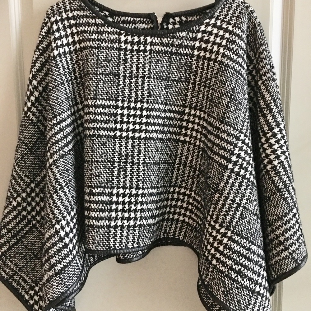 🤍🖤Ladies Poncho / Cape🖤🤍